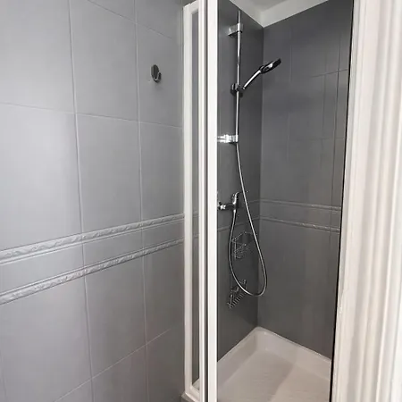 Le Petit Safran - Et Terrasse Apartamento Niza